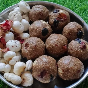 Gulabi Makhana Ladoo